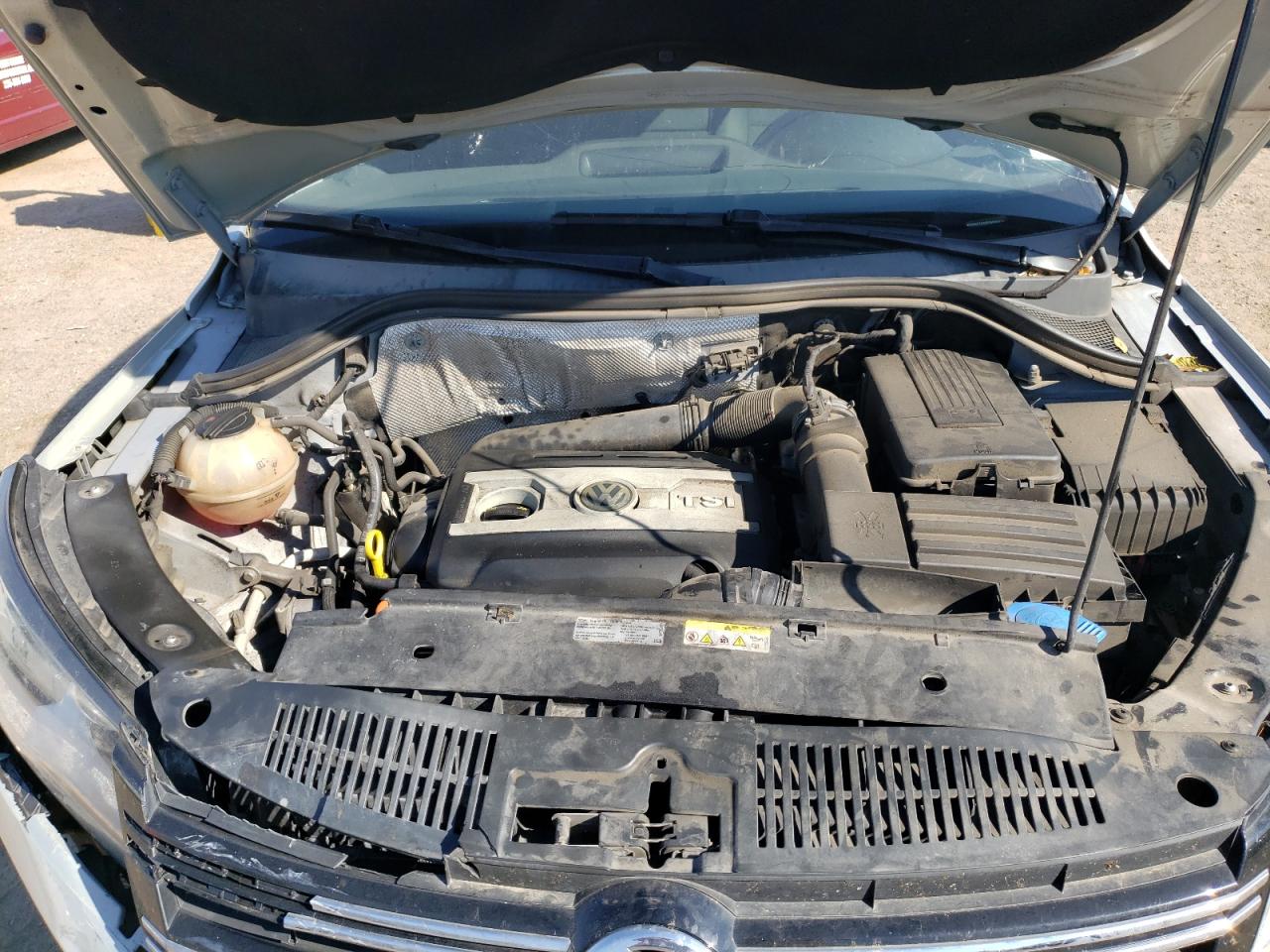 2015 Volkswagen Tiguan S VIN: WVGAV7AX8FW565978 Lot: 84397585