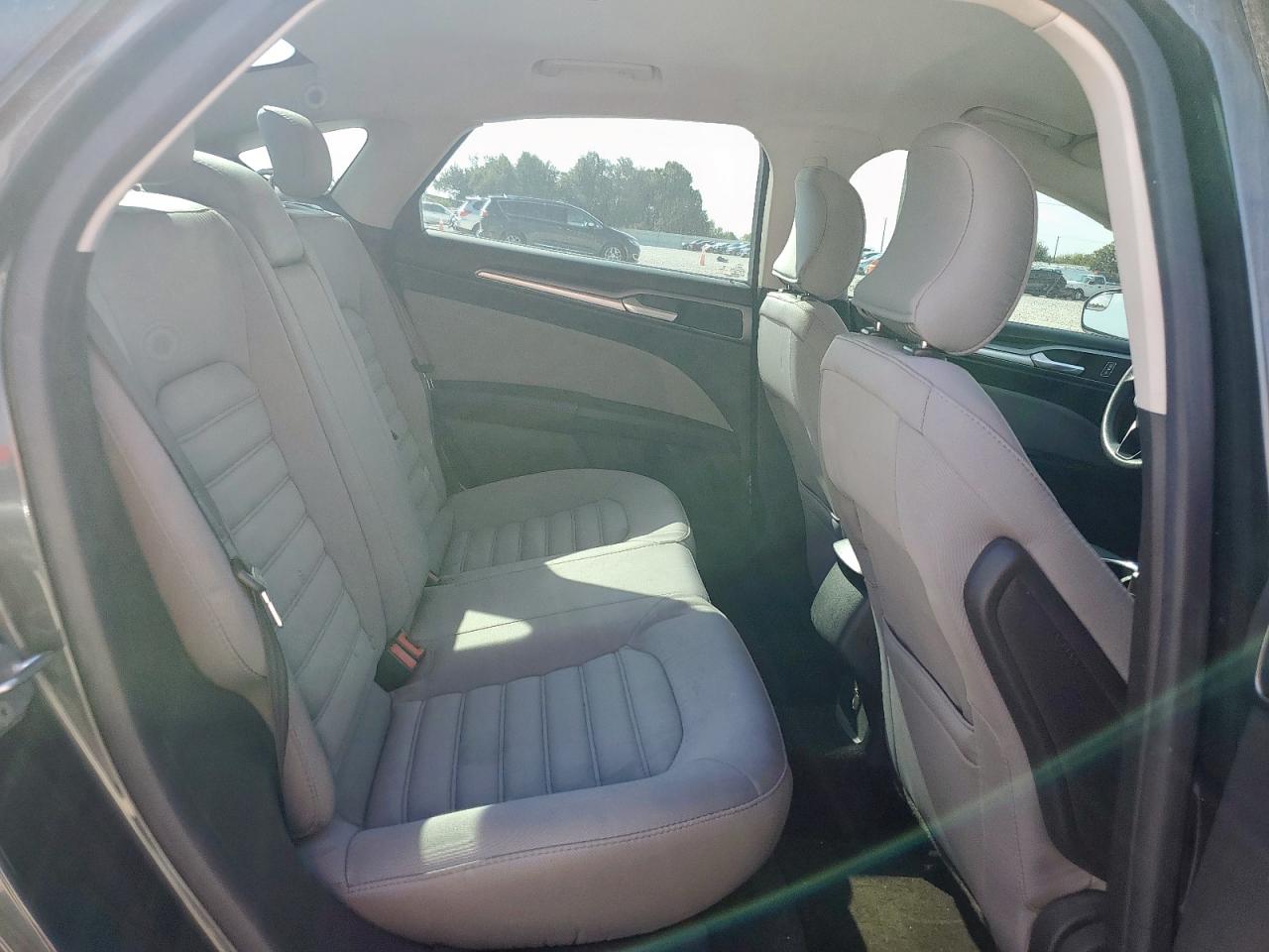 2015 Ford Fusion S VIN: 3FA6P0G77FR185879 Lot: 90232065