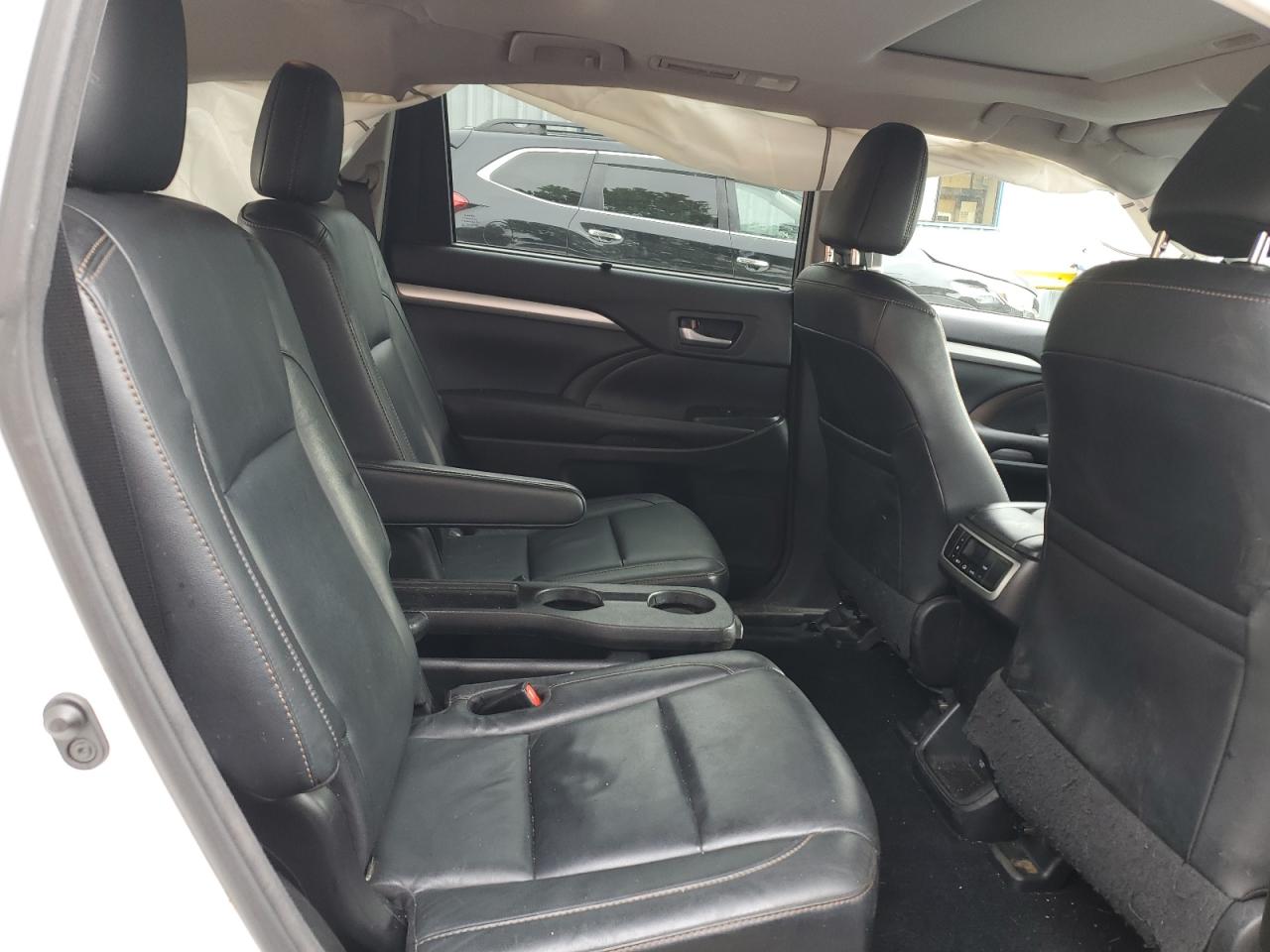 2017 Toyota Highlander Se VIN: 5TDJZRFH3HS363753 Lot: 90287675