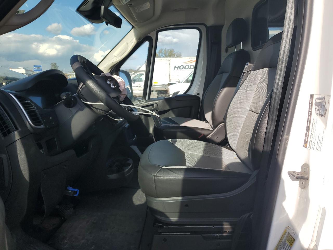 2024 Ram Promaster Utility Van VIN: 3C6LRVDG7RE135303 Lot: 87434595