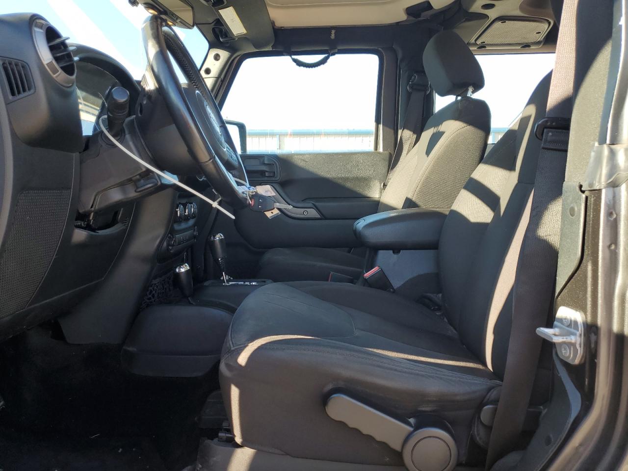 2017 Jeep Wrangler Sport VIN: 1C4AJWAG2HL722595 Lot: 85824565