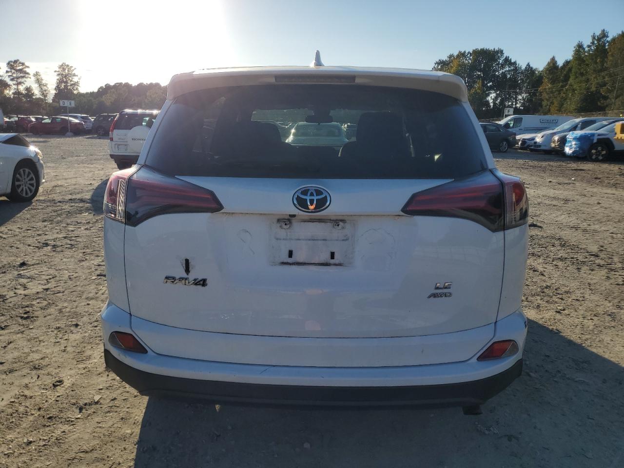 2018 Toyota Rav4 Le VIN: 2T3BFREV3JW852968 Lot: 85155745