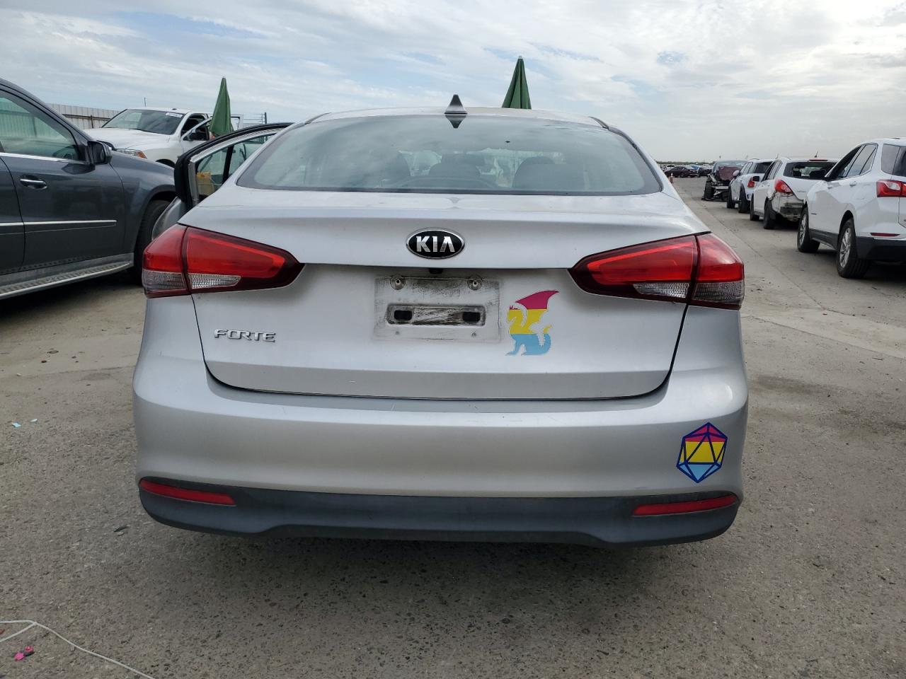2018 Kia Forte Lx VIN: 3KPFL4A77JE174225 Lot: 85175135