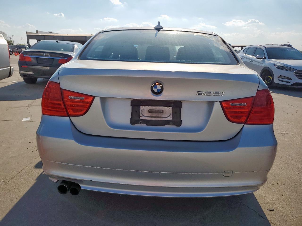 2010 BMW 328 I VIN: WBAPH7G51ANM52106 Lot: 84205015