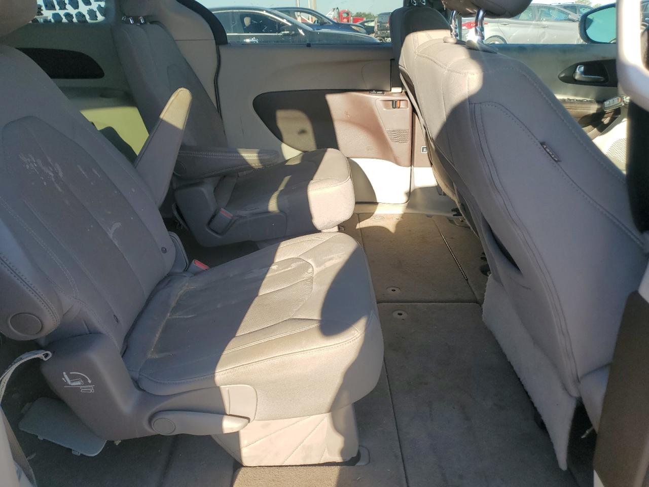 2020 Chrysler Pacifica Touring VIN: 2C4RC1FG4LR124131 Lot: 86478615