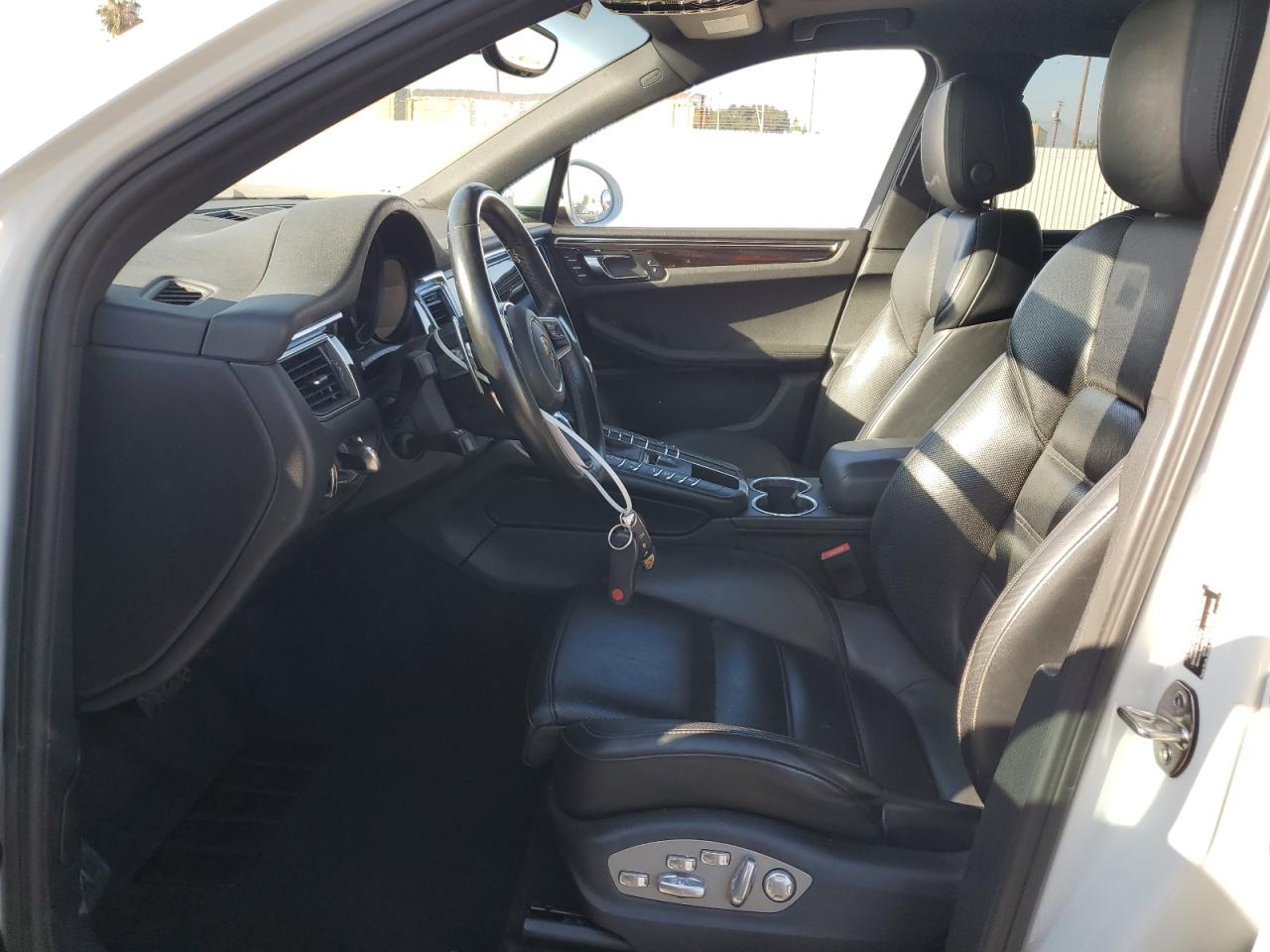 2016 Porsche Macan S VIN: WP1AB2A55GLB57194 Lot: 85594815