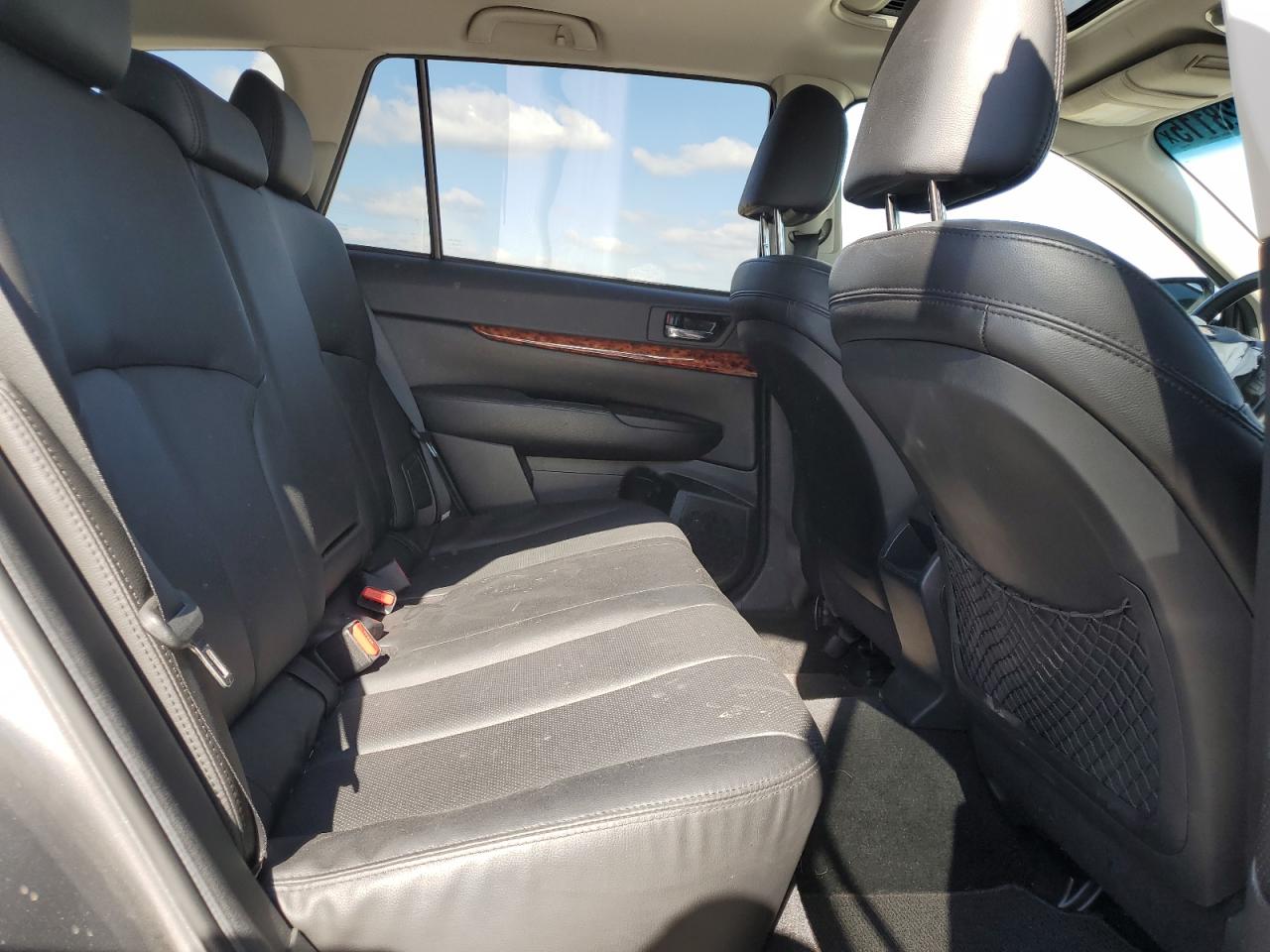 2011 Subaru Outback 3.6R Limited VIN: 4S4BRDLC6B2379312 Lot: 86428115