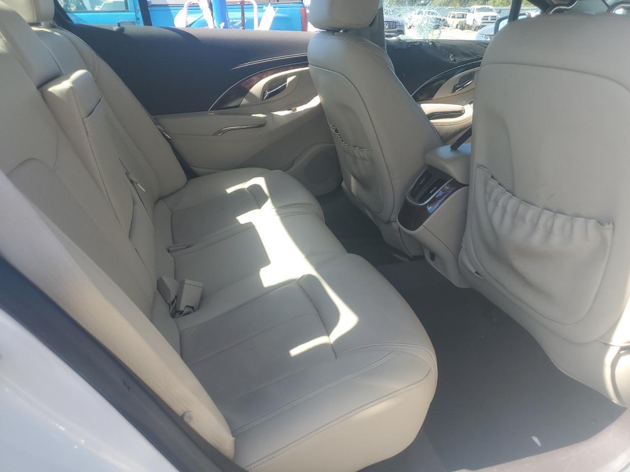 2015 Buick Lacrosse VIN: 1G4GB5GR1FF332332 Lot: 84302305