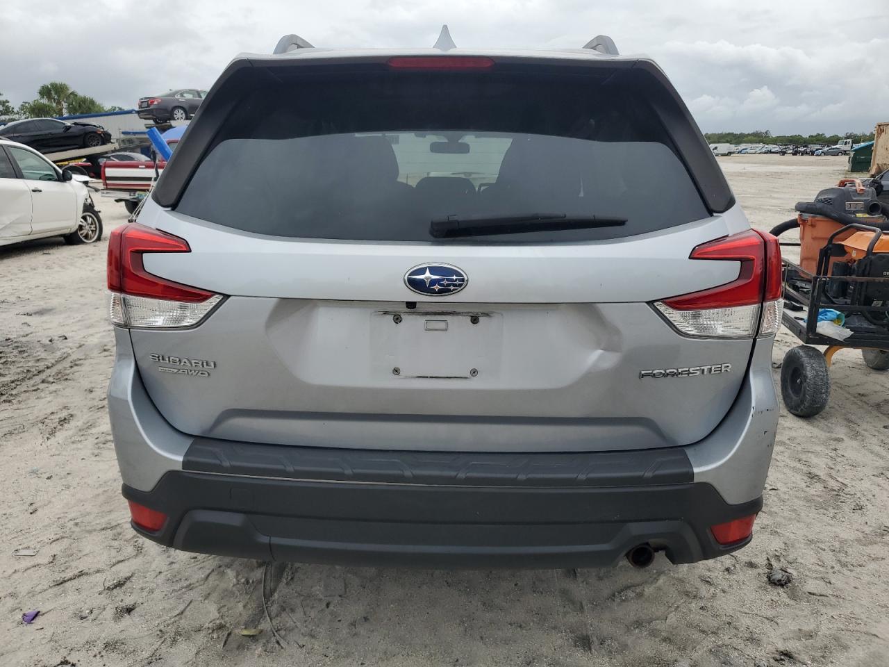 2019 Subaru Forester Premium VIN: JF2SKAGC2KH568782 Lot: 82403655