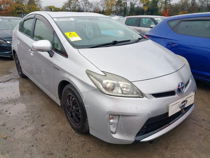 2013 TOYOTA PRIUS HYBRID 