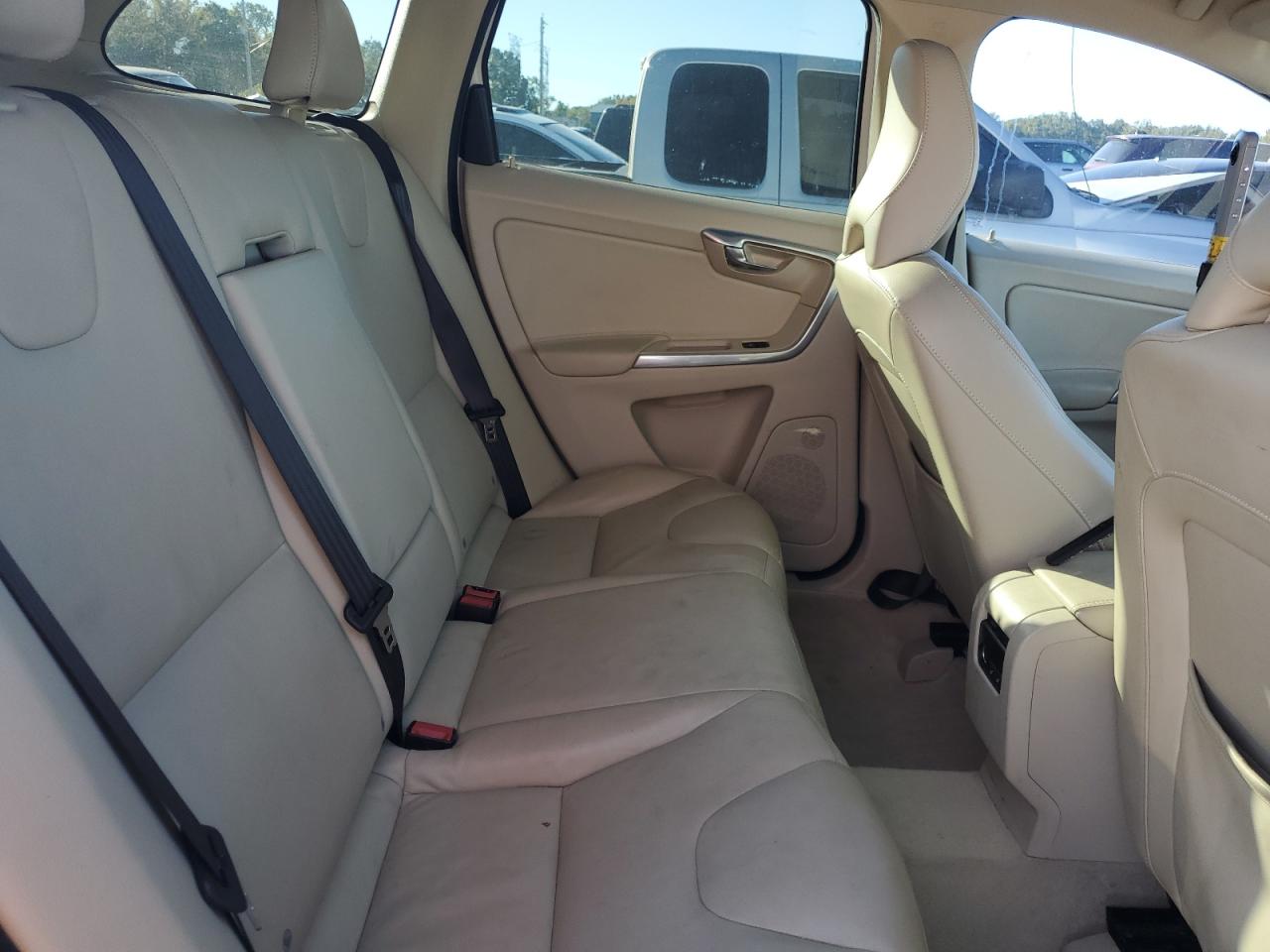 2016 Volvo Xc60 T5 Platinum VIN: YV440MDMXG2790876 Lot: 82525255