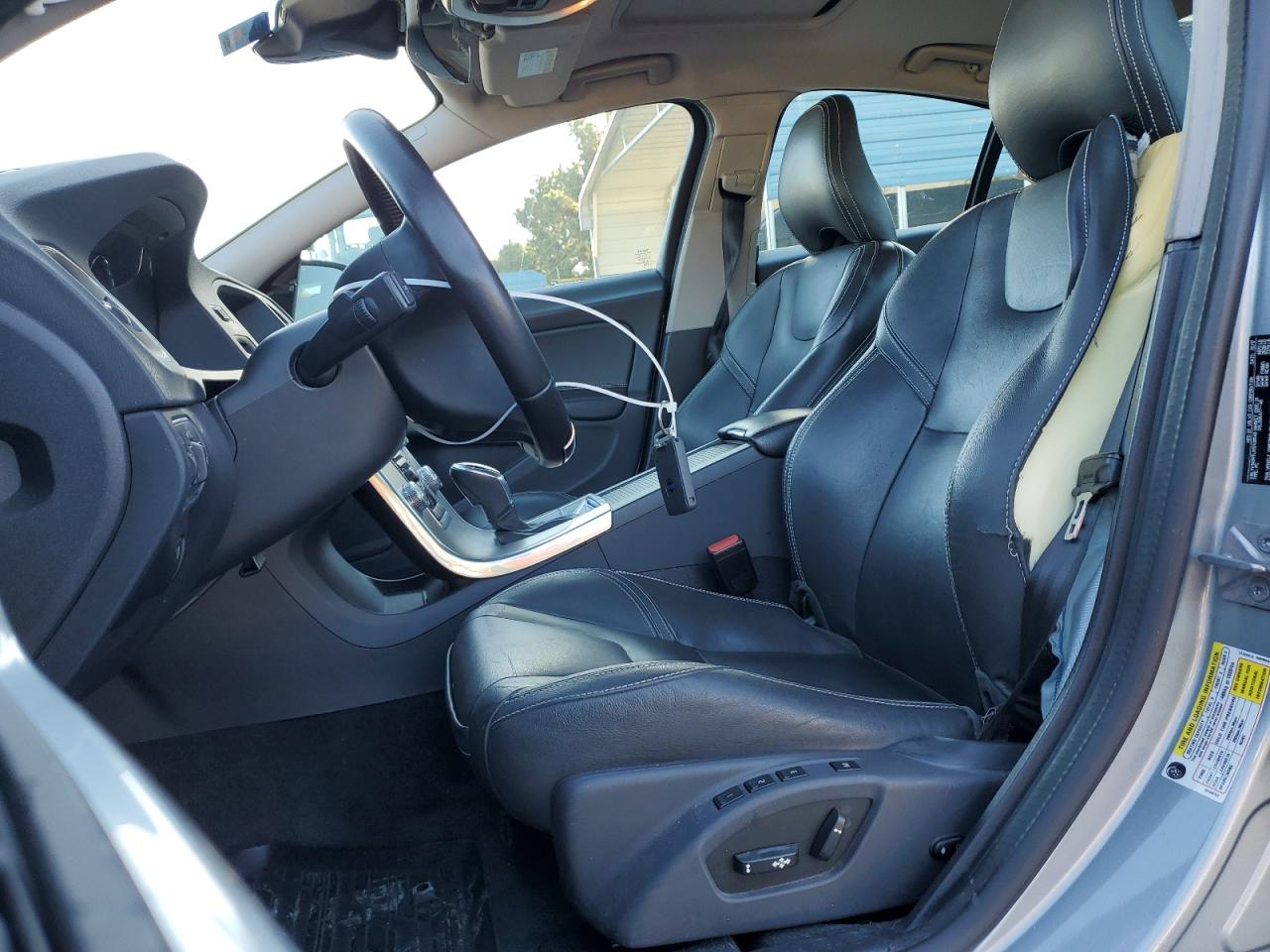 2017 Volvo S60 Dynamic VIN: YV140MTLXH2438548 Lot: 82126255