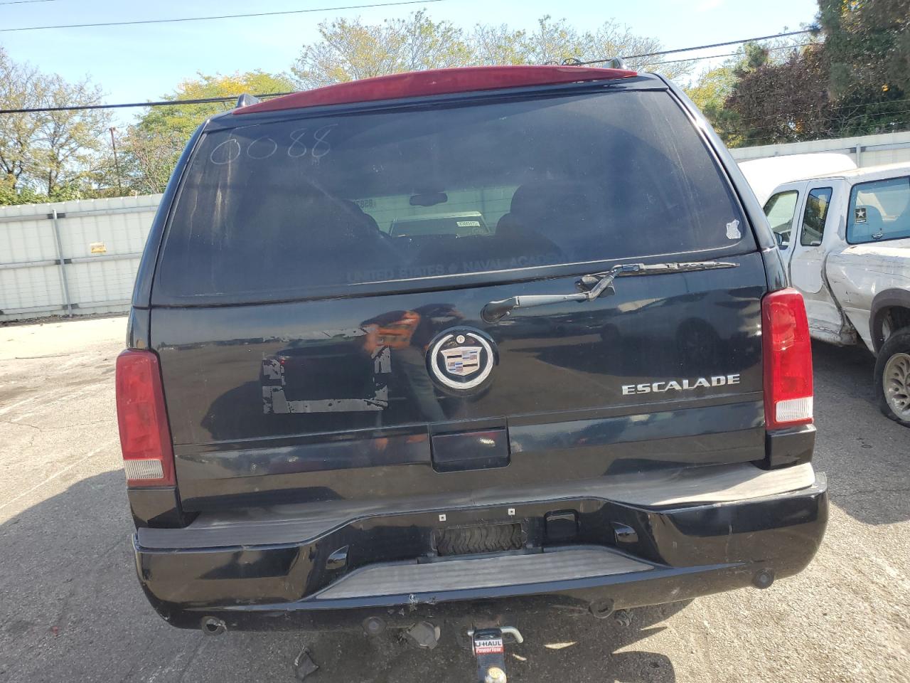 2002 Cadillac Escalade Luxury VIN: 1GYEK63N12R180088 Lot: 85820665