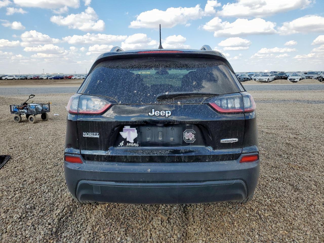 2019 Jeep Cherokee Latitude VIN: 1C4PJLCBXKD215973 Lot: 86188815