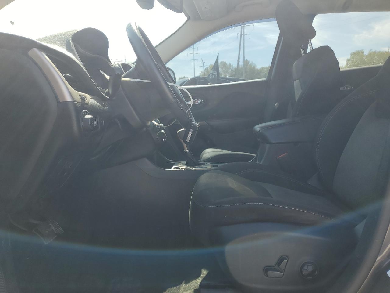 2014 Jeep Cherokee Latitude VIN: 1C4PJLCB0EW157879 Lot: 82197525