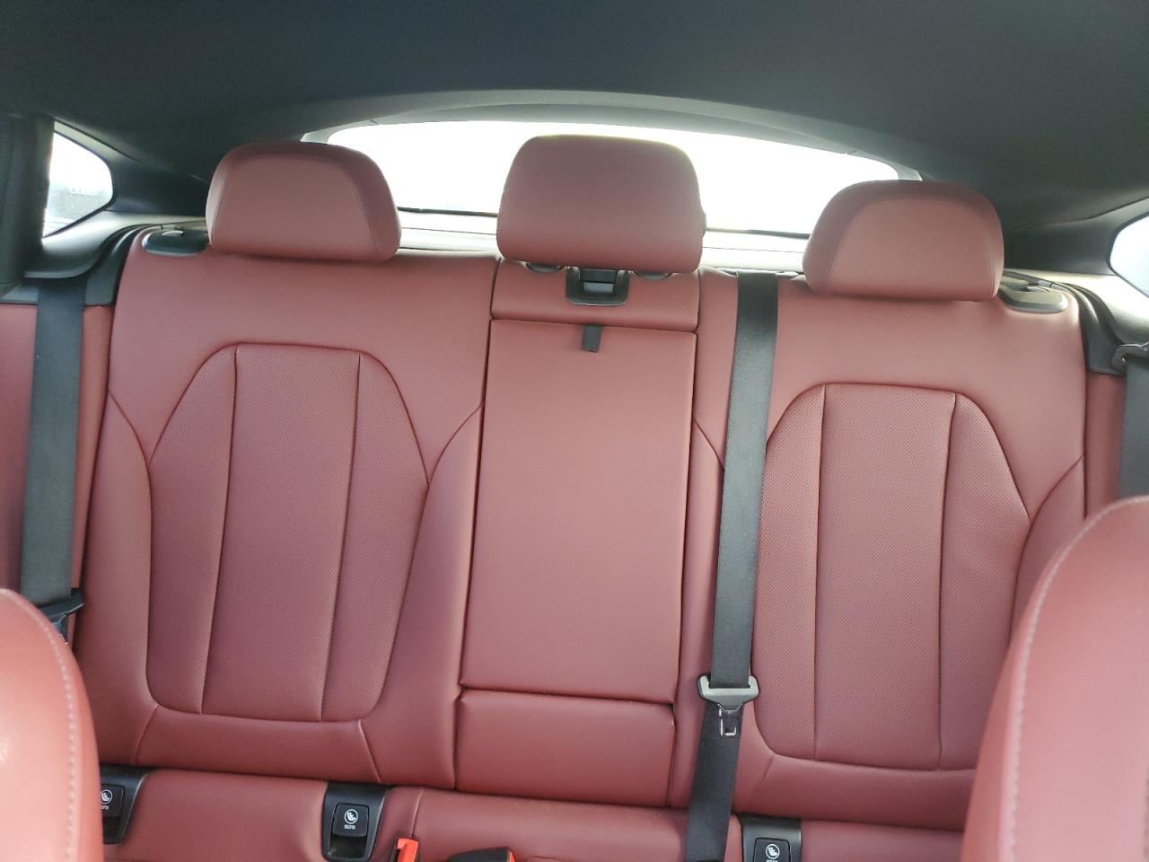 Фото: 5UX43DT0XN9L49924