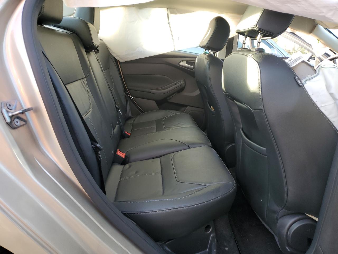 2017 Ford Focus Titanium VIN: 1FADP3J24HL260352 Lot: 84356405