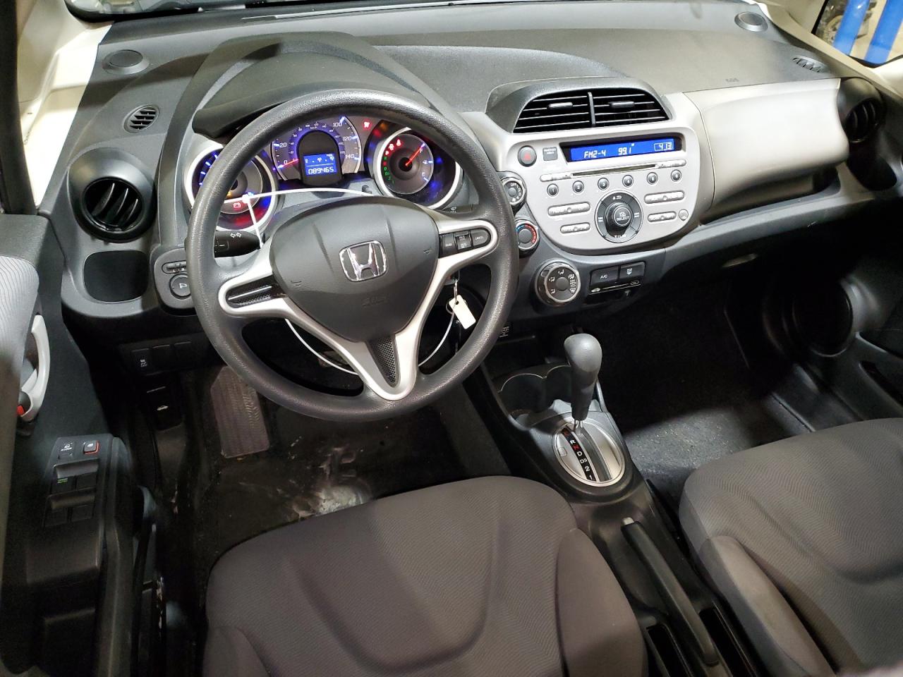 2013 Honda Fit VIN: JHMGE8H32DC080384 Lot: 90942465