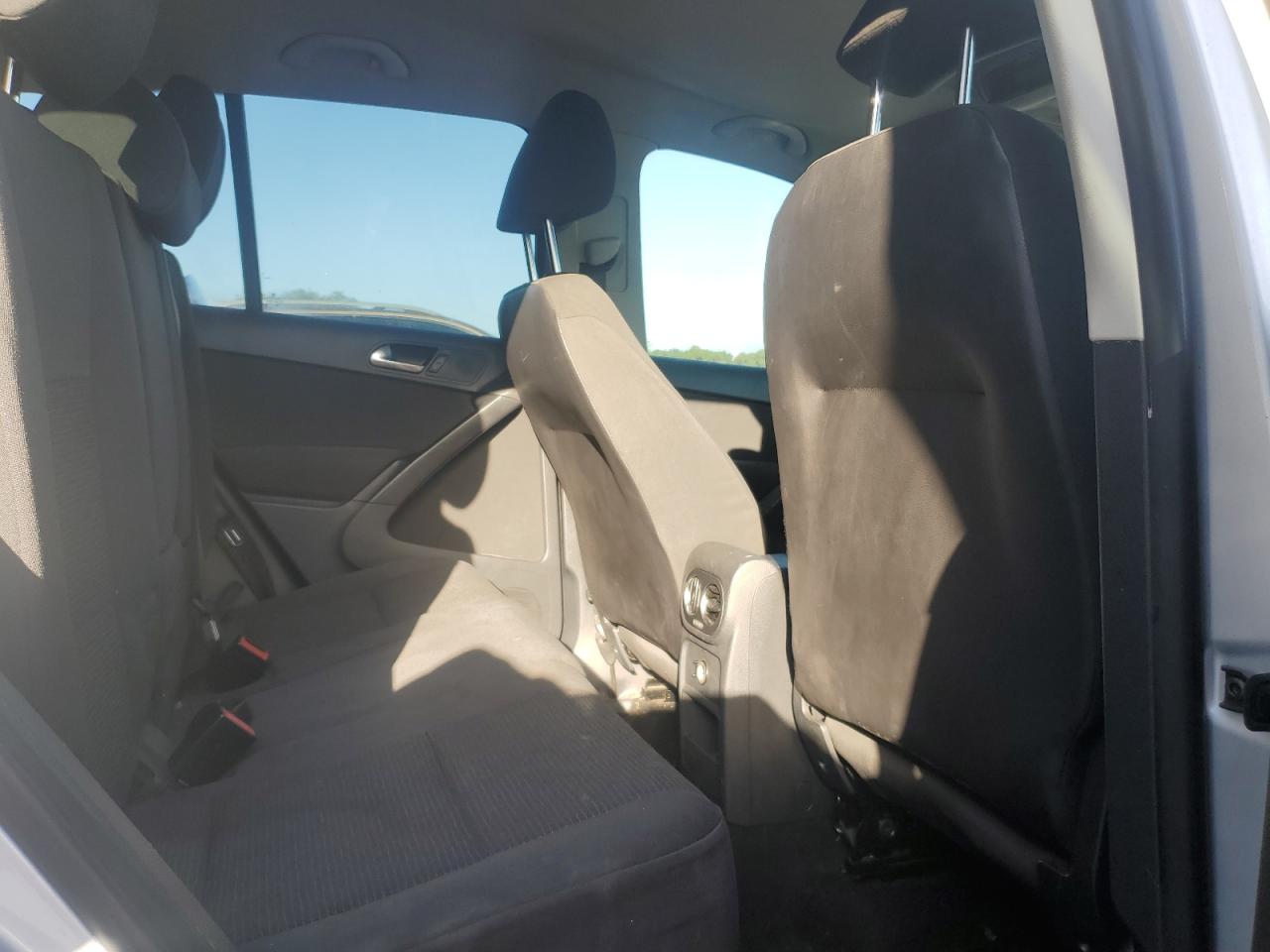 2014 Volkswagen Tiguan S VIN: WVGAV3AX7EW521560 Lot: 85552595