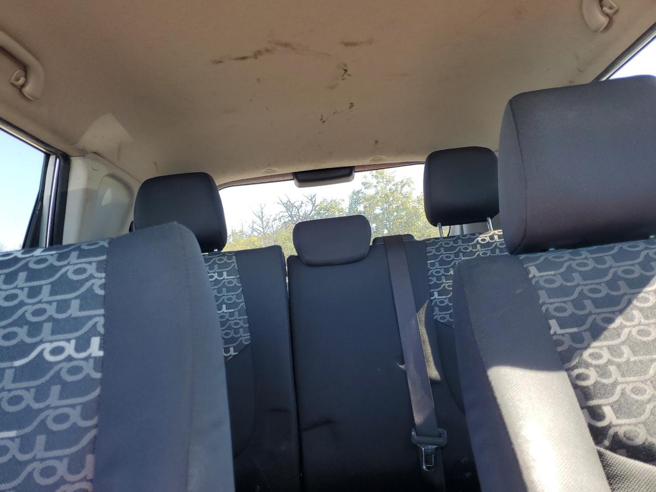 2011 Kia Soul + VIN: KNDJT2A26B7705452 Lot: 84228135