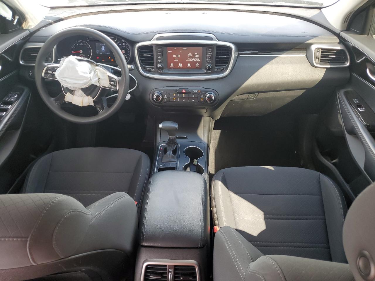 2020 Kia Sorento L VIN: 5XYPG4A34LG667694 Lot: 85641445