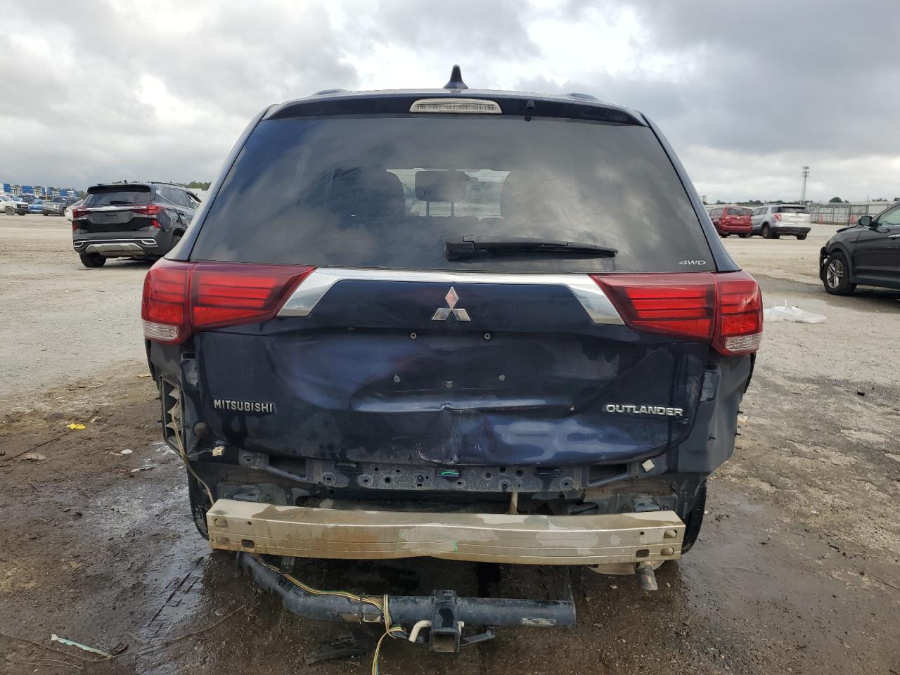 2018 Mitsubishi Outlander Es VIN: JA4AZ2A38JZ014847 Lot: 85383205