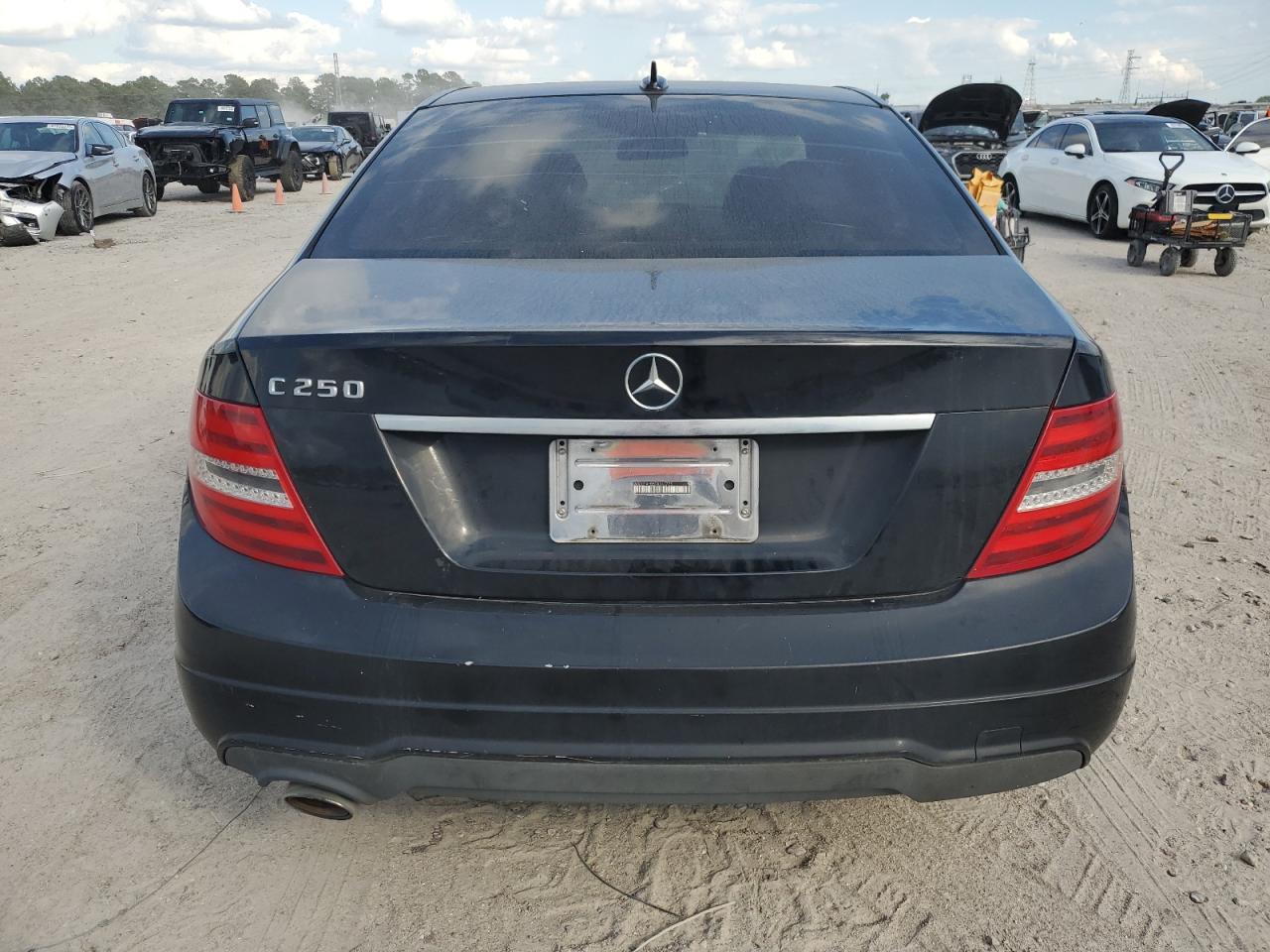 2013 Mercedes-Benz C 250 VIN: WDDGF4HB5DR243725 Lot: 82576675