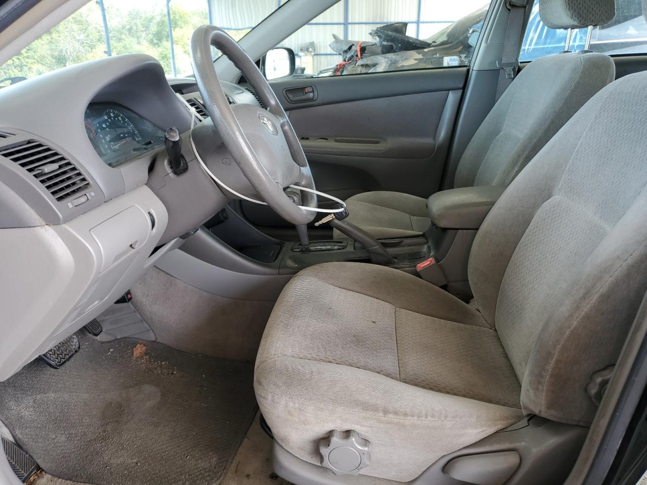 2002 Toyota Camry Le VIN: 4T1BE32K42U088097 Lot: 84702205