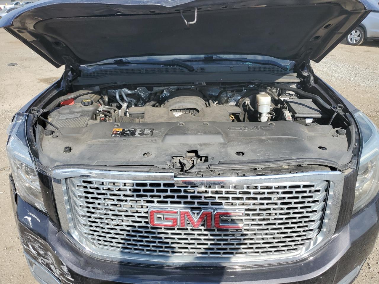 2016 GMC Yukon Xl Denali VIN: 1GKS1HKJ1GR172235 Lot: 82351255