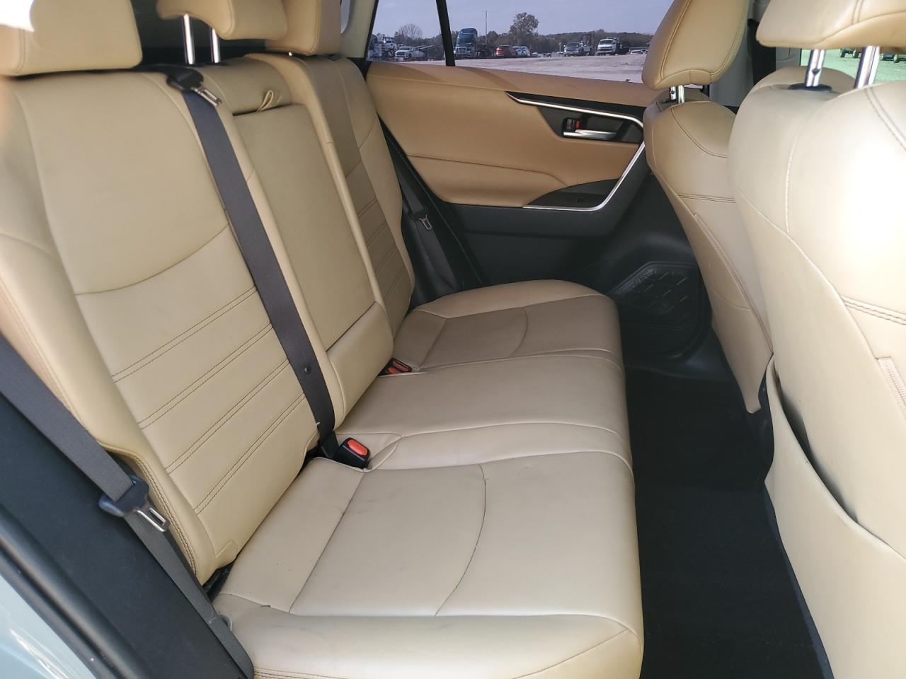 2019 Toyota Rav4 Xle Premium VIN: JTMC1RFV2KD503249 Lot: 86064035