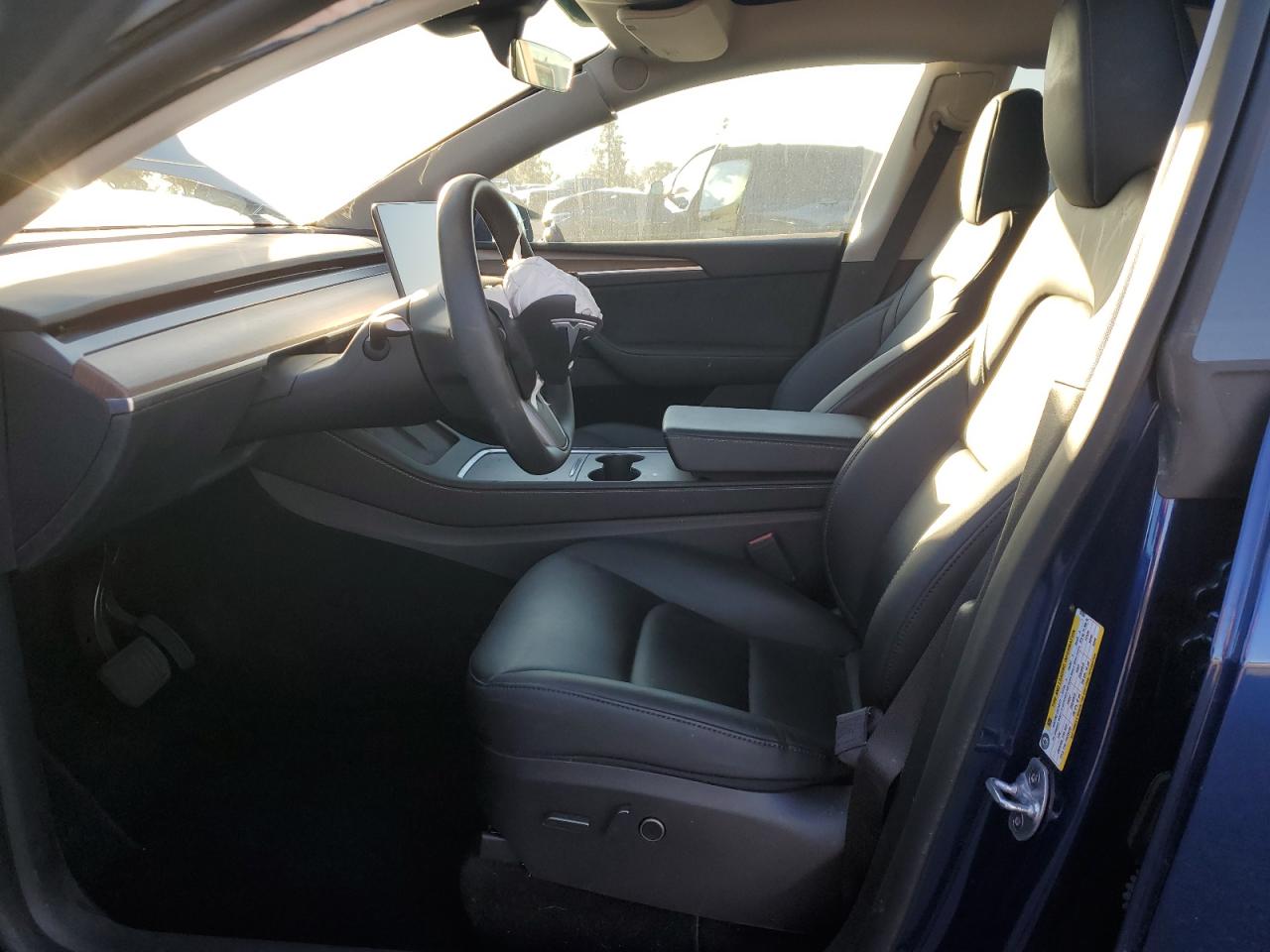 2024 Tesla Model Y VIN: 7SAYGDED2RF197207 Lot: 86707025