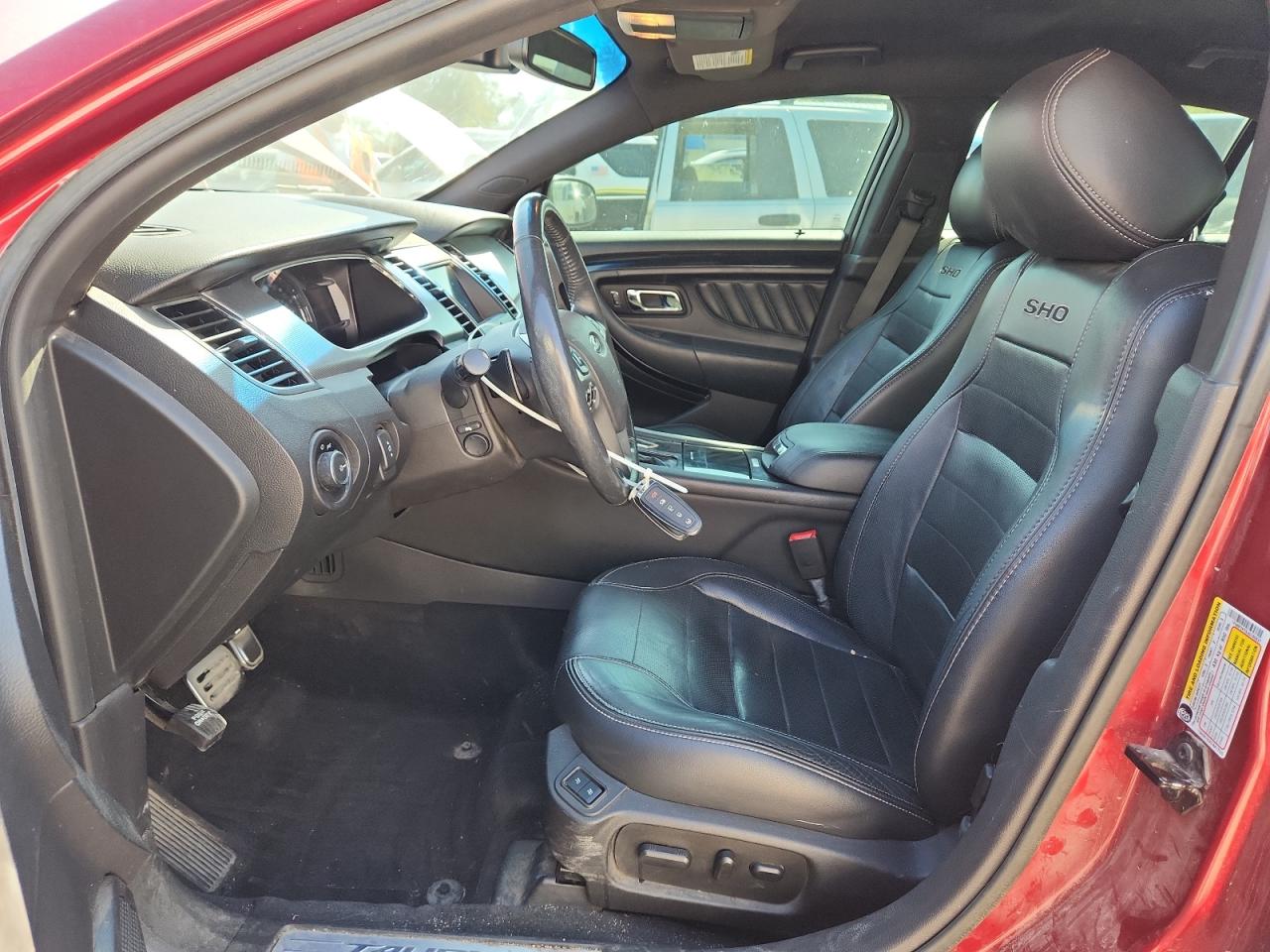 2018 Ford Taurus Sho VIN: 1FAHP2KT8JG105837 Lot: 81825085