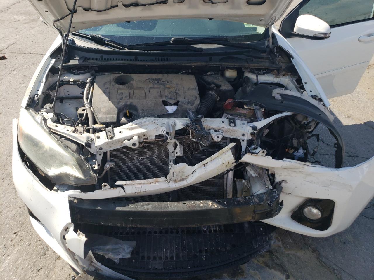 2016 Toyota Corolla L VIN: 5YFBURHEXGP545947 Lot: 84773285