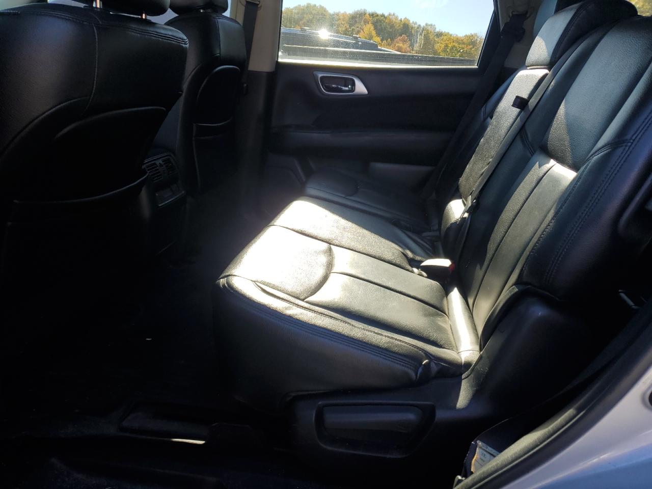 2014 Nissan Pathfinder S VIN: 5N1AR2MM9EC663975 Lot: 82641265