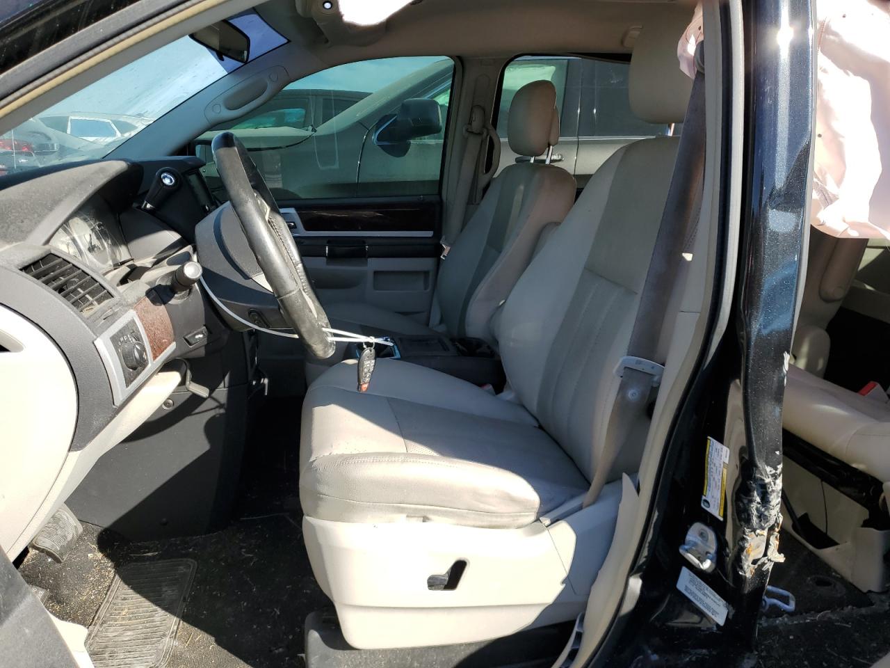 2010 Chrysler Town & Country Touring Plus VIN: 2A4RR8DX2AR374341 Lot: 71533245