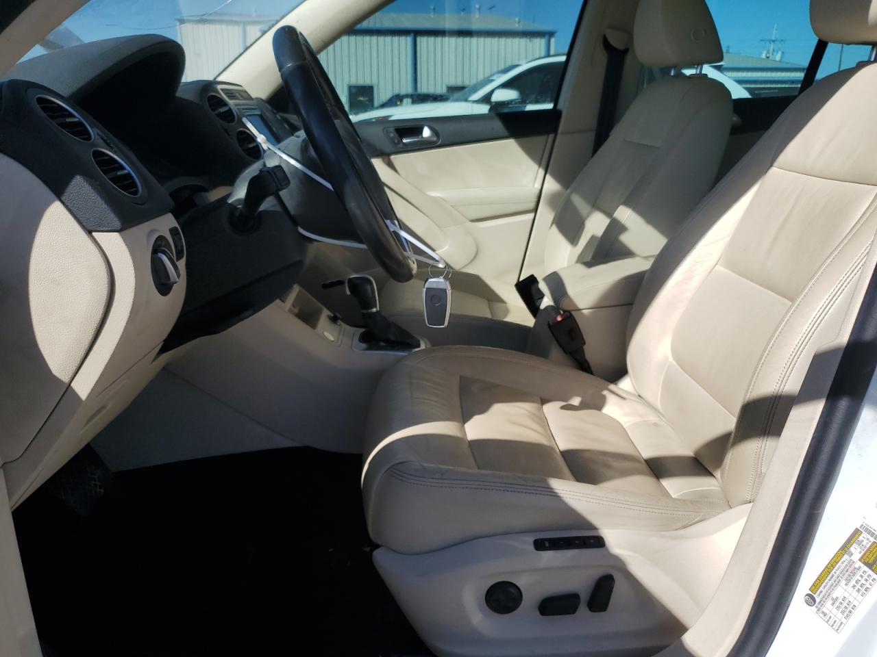 2016 Volkswagen Tiguan S VIN: WVGAV7AX8GW577047 Lot: 85714945