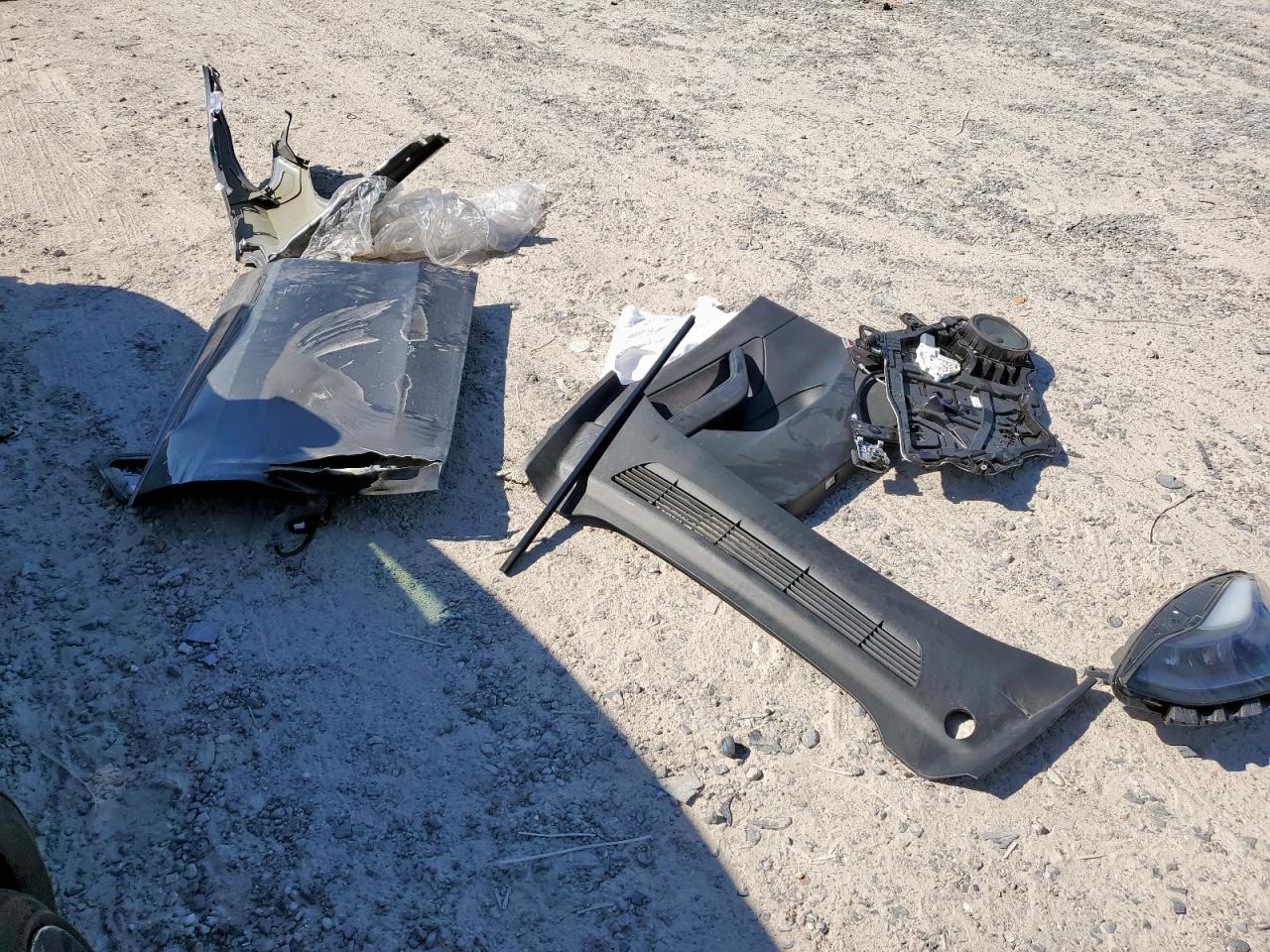 2022 Tesla Model Y VIN: 7SAYGDEF3NF443970 Lot: 85561825