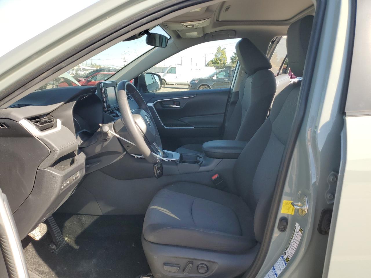 2020 Toyota Rav4 Xle VIN: 2T3P1RFV0LW121761 Lot: 82365605