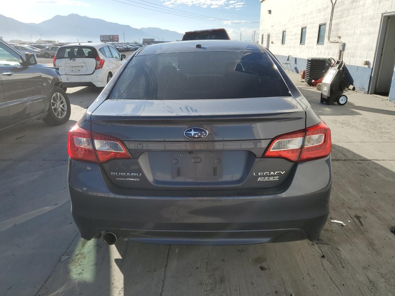 2015 Subaru Legacy 2.5I Limited VIN: 4S3BNAL66F3018963 Lot: 85887785