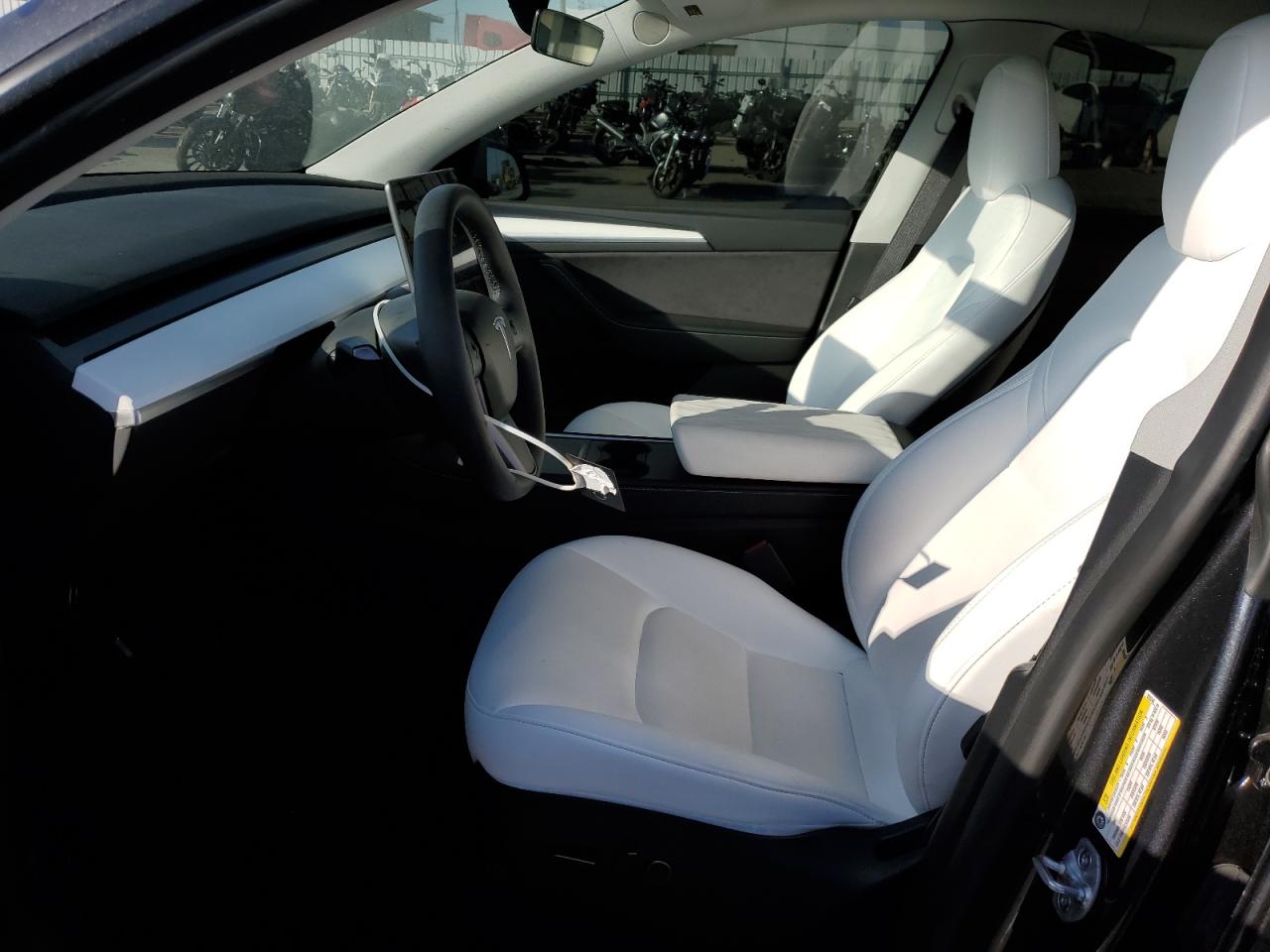 2024 Tesla Model Y VIN: 7SAYGDEE5RA265246 Lot: 84587755