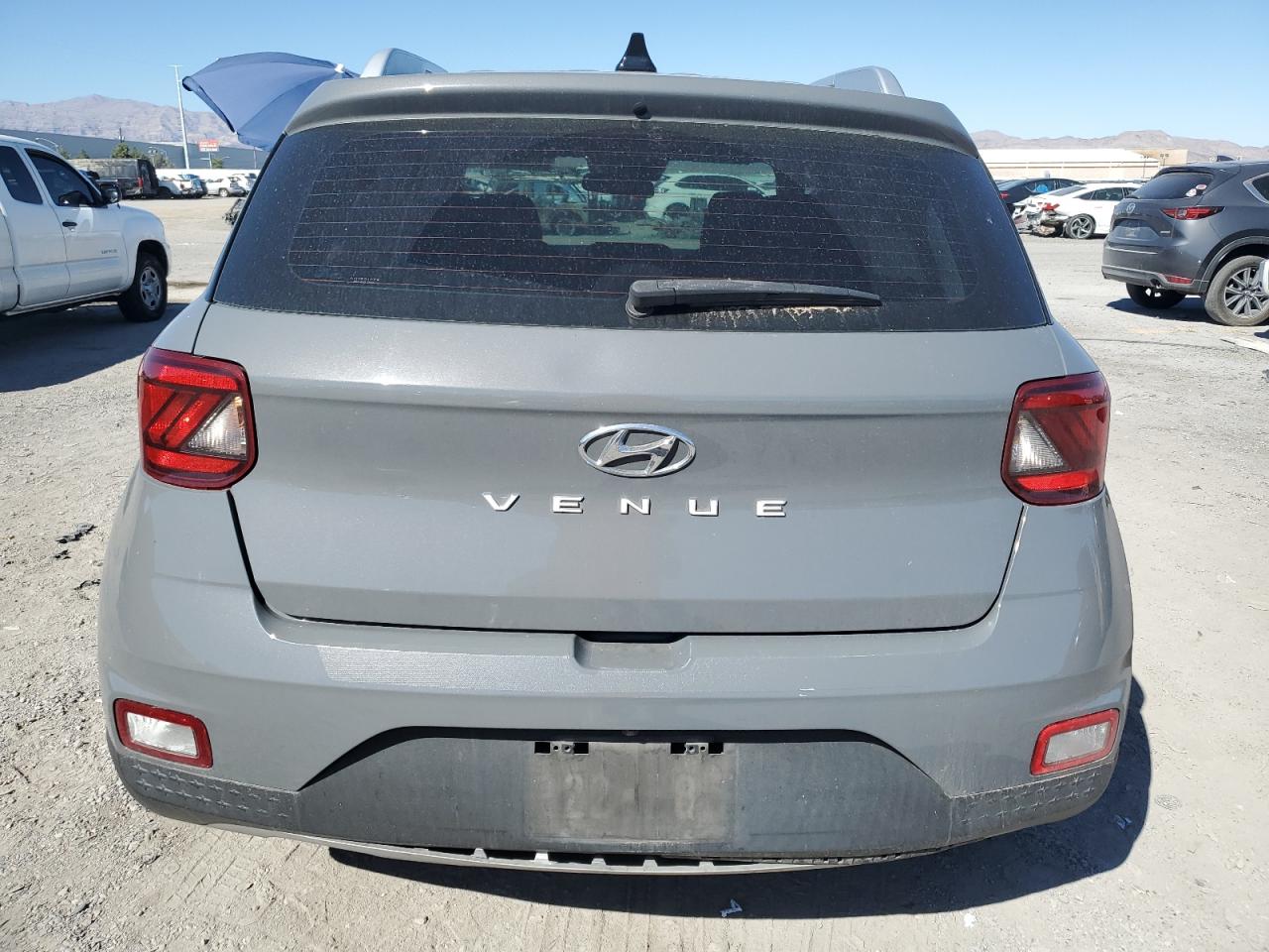2020 Hyundai Venue Sel VIN: KMHRC8A33LU025716 Lot: 85589975