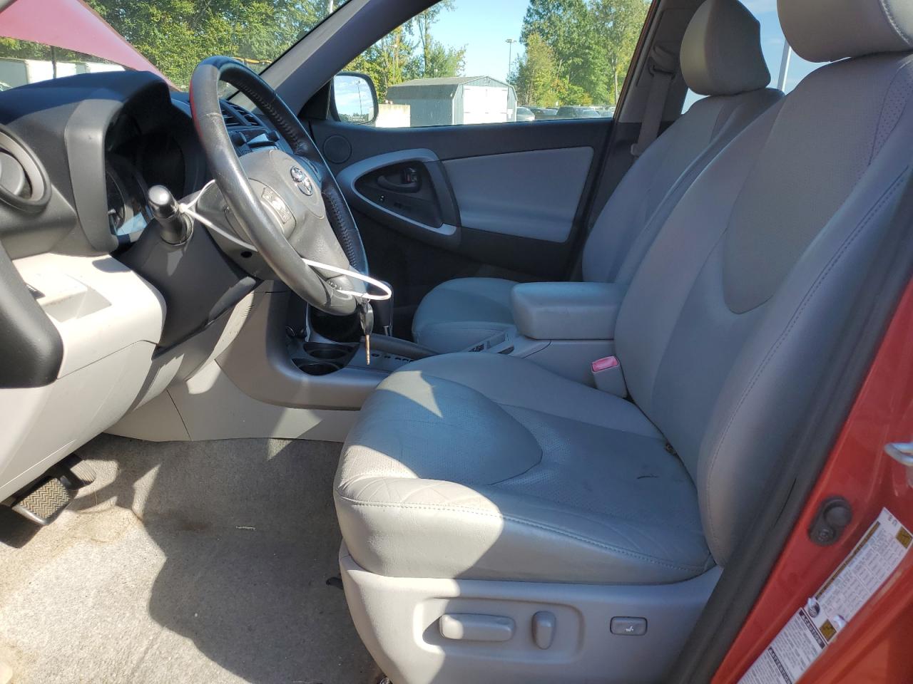 2008 Toyota Rav4 Limited VIN: JTMBK31V886029687 Lot: 84302845