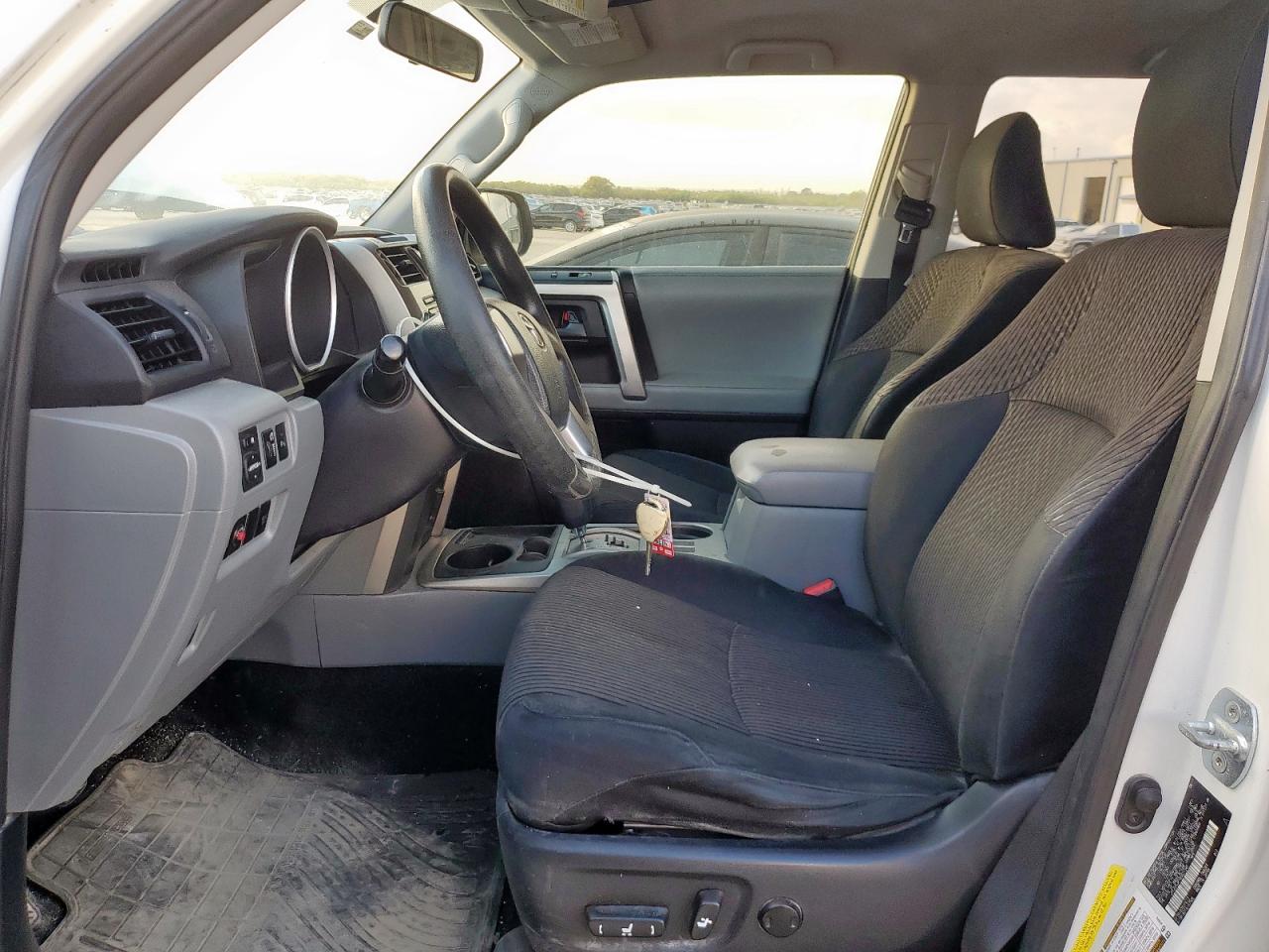 2011 Toyota 4Runner Sr5 VIN: JTEZU5JR1B5031345 Lot: 84622675