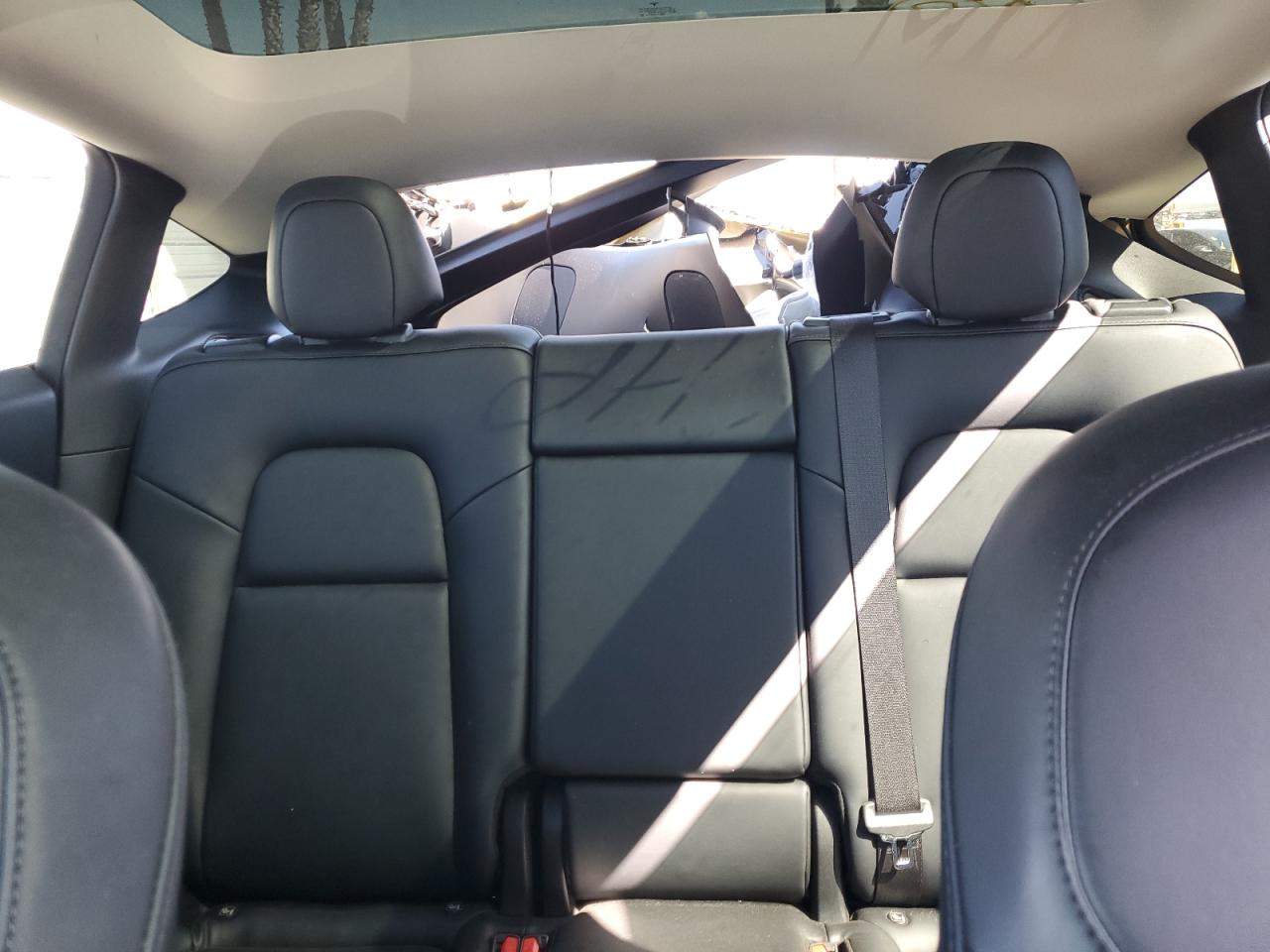 2022 Tesla Model Y VIN: 7SAYGDEF7NF351535 Lot: 82215665