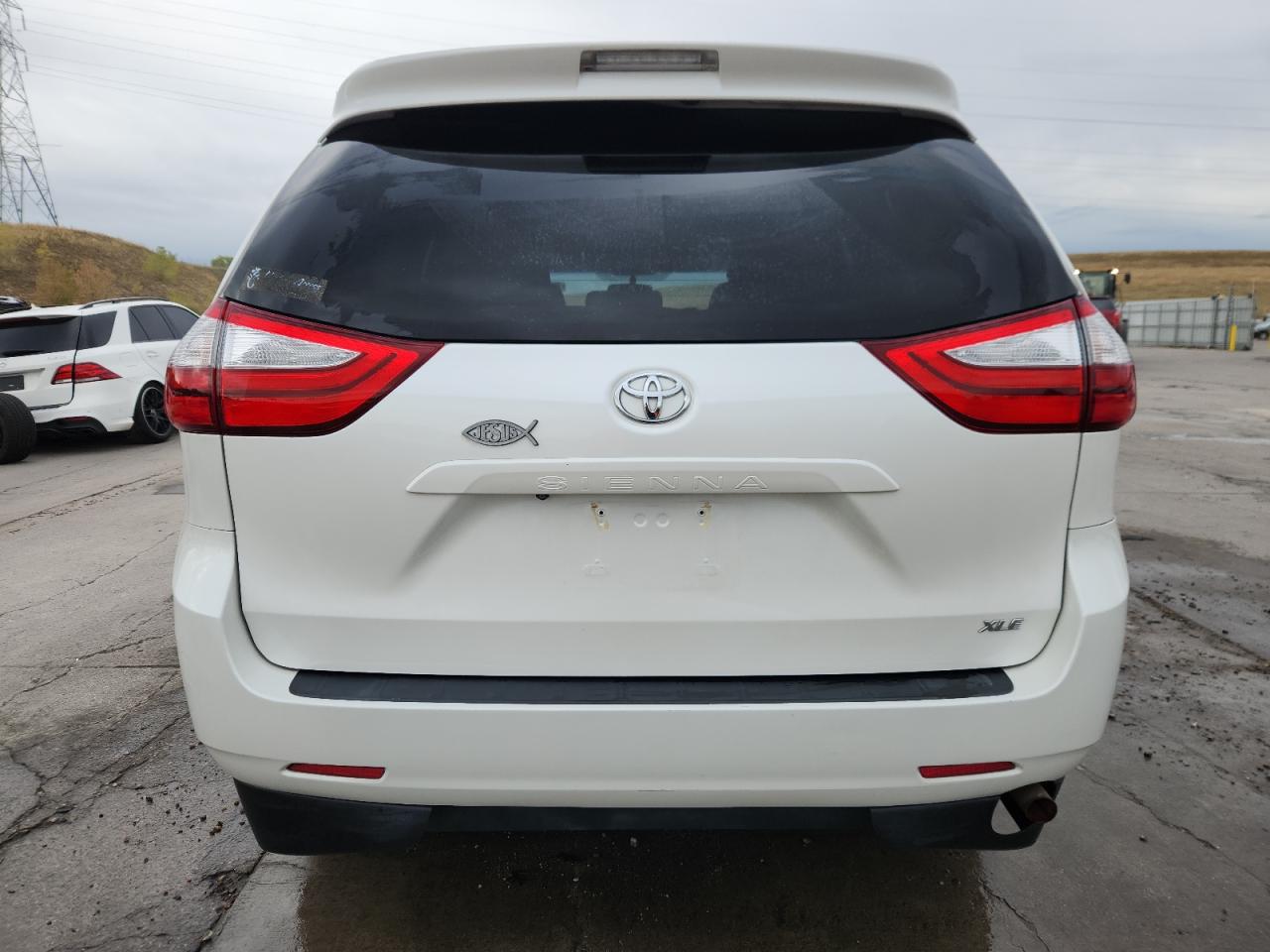 2015 Toyota Sienna Xle VIN: 5TDYK3DC6FS576944 Lot: 86149425