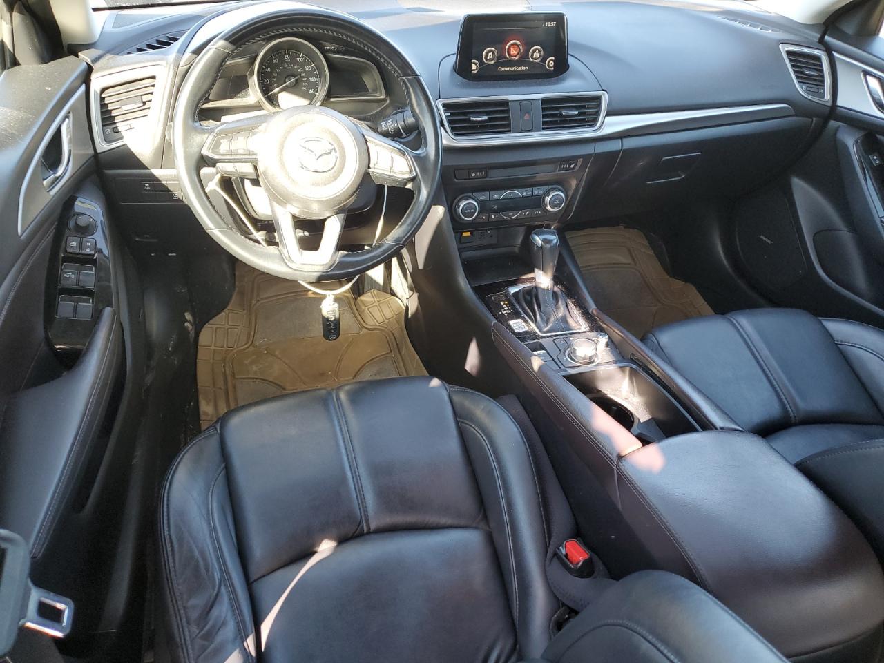 2018 Mazda 3 Touring VIN: 3MZBN1V32JM239810 Lot: 82348125