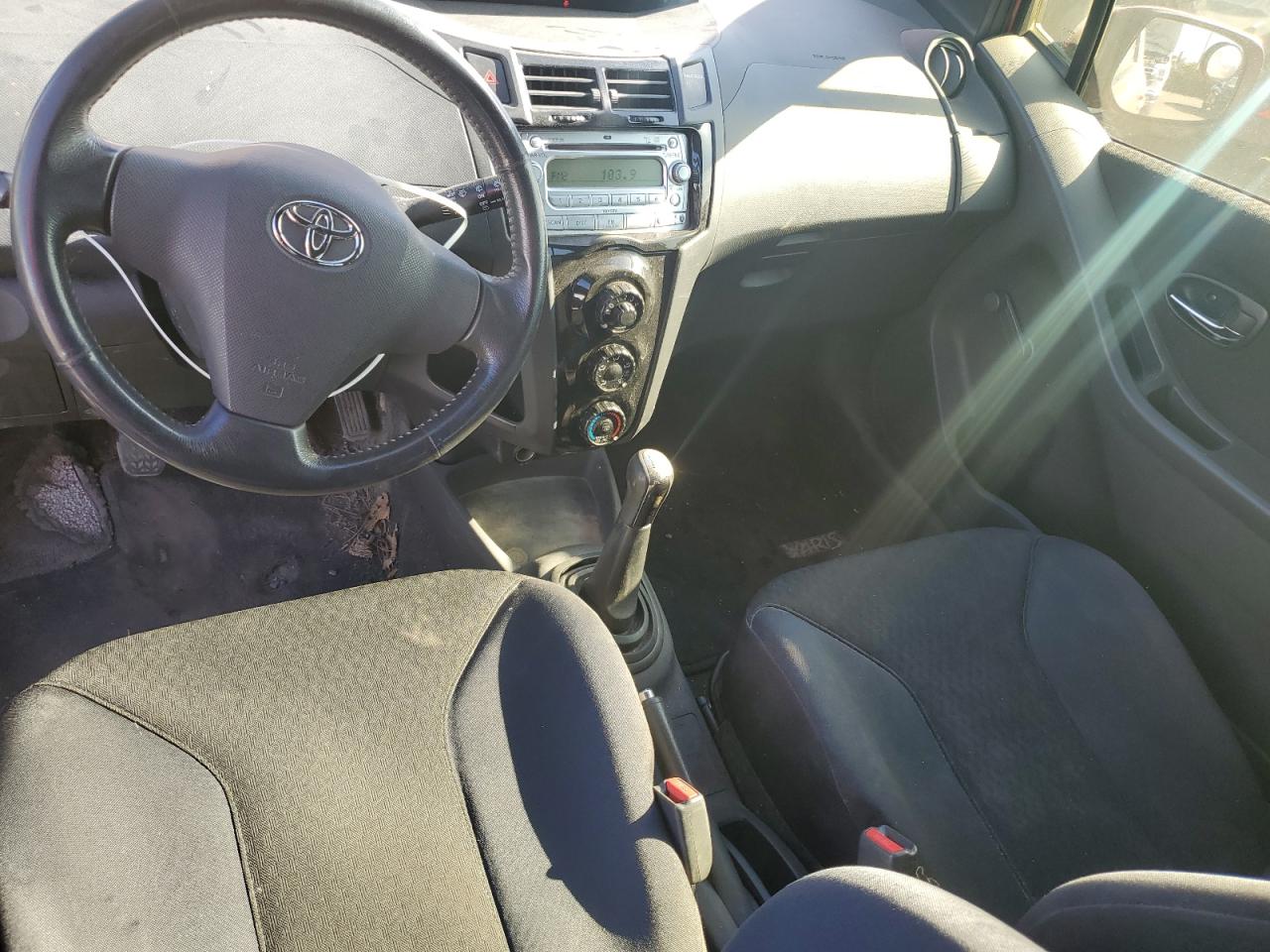 2006 Toyota Yaris VIN: JTDJT923865015784 Lot: 82203005