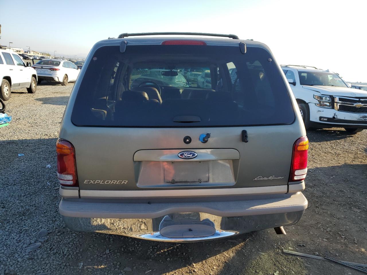 2000 Ford Explorer Eddie Bauer VIN: 1FMZU64E5YZB06659 Lot: 85009515
