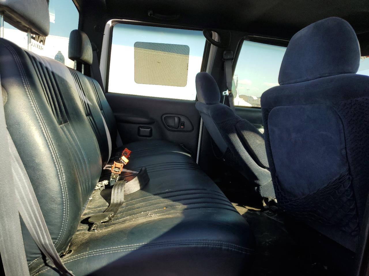 1999 Chevrolet Gmt-400 C3500 VIN: 1GCHC33R9XF097437 Lot: 84960985