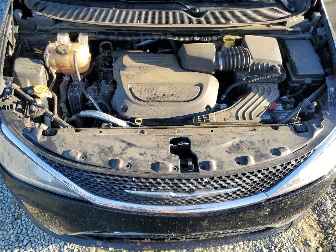 2019 Chrysler Pacifica Touring L VIN: 2C4RC1BG6KR732589 Lot: 82242445